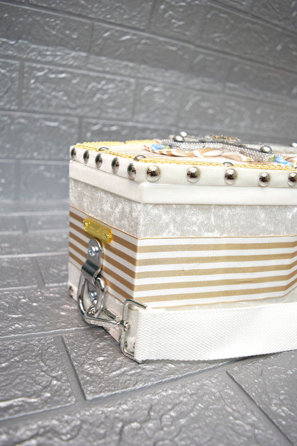 【Plototype 棺/展示 試作品】内寸38㎝サイズ 棺BOX 斜め掛けタイプ Doll Coffin BOX / OT-NO.010