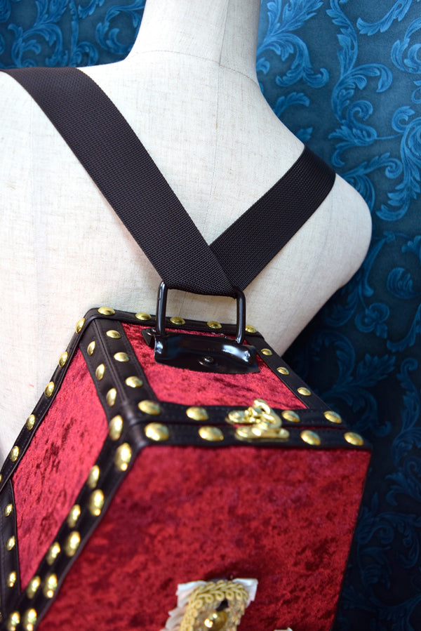 【Outlet棺/試作品】45㎝(内寸42㎝)背負えるDoll Coffin BOX<ワインレッド>