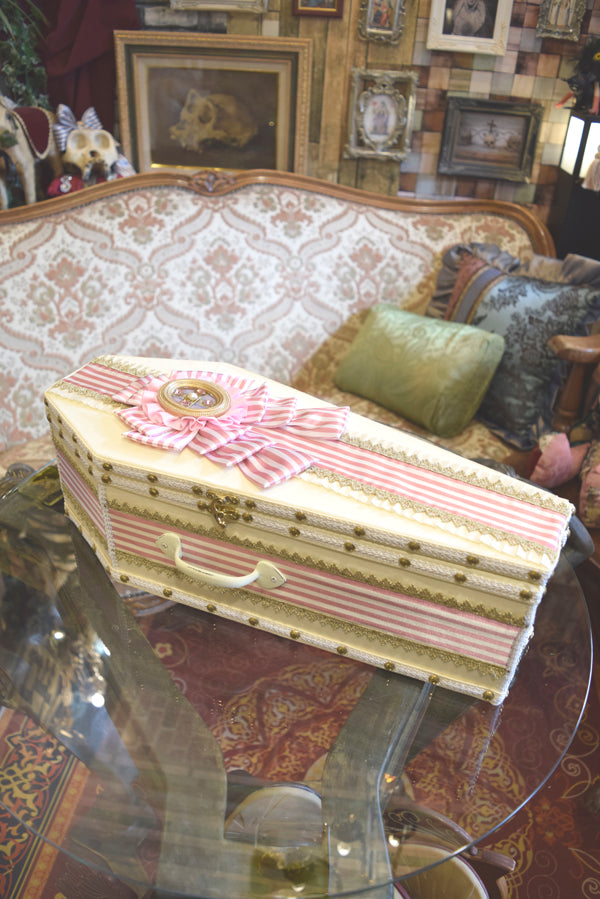 【Outlet棺/展示品】45㎝(内寸42㎝)デコレーションDoll Coffin BOX<ホワイト>OT-NO.003